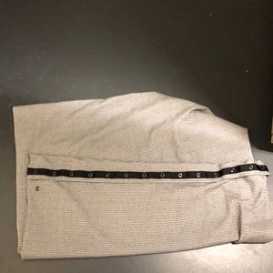 lululemon athletica Accessories - Lululemon black & gray infinity scarf sz o/s 69921 lululemon athletica Accessories - Lululemon black & gray infinity scarf sz o/s 69921